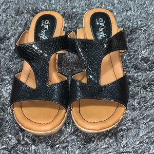 Black & brown wedges